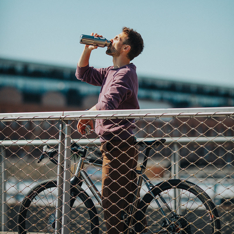 16oz-rise-reflect-with-bamboo-cap-s6 16oz_rise_reflect_man_bike_square.jpg