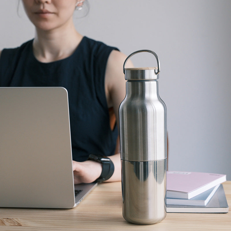 20oz-rise-reflect-with-bamboo-cap-a7 20oz_rise_reflect_desk_laptop_square.jpg