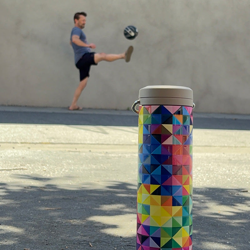 20oz-tkwide-with-twist-cap-mosaic-s9 20oz_tkwide_bottle_seasonal_mosaic_soccerball_player_square.jpg