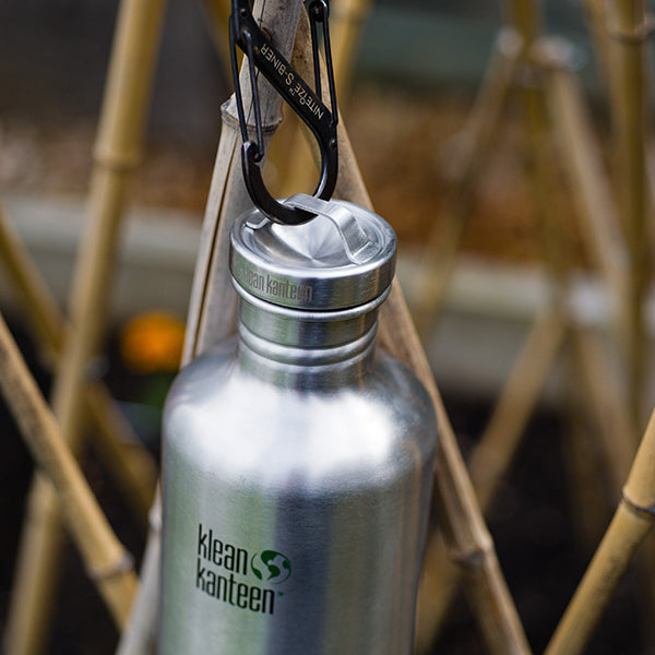 classic-steel-loop-cap-o7 40oz_bottle_steel_loop_cap_lifestyle.jpg