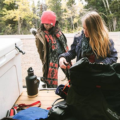 64oz-classic-with-loop-cap-a6 64oz_insulated_classic_backpackers_tailgate_square.jpg