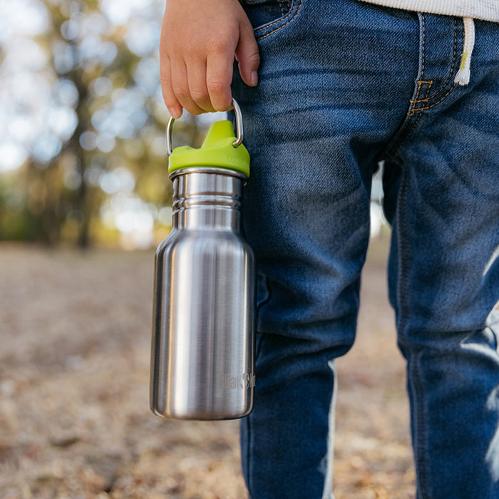 classic-kid-sippy-cap-g9 K12CNSIPPY-BS-kids_sippy_bottle_carry_lifestyle_f9e24b84-a0ae-465d-aad5-3c60c5592b7d.jpg