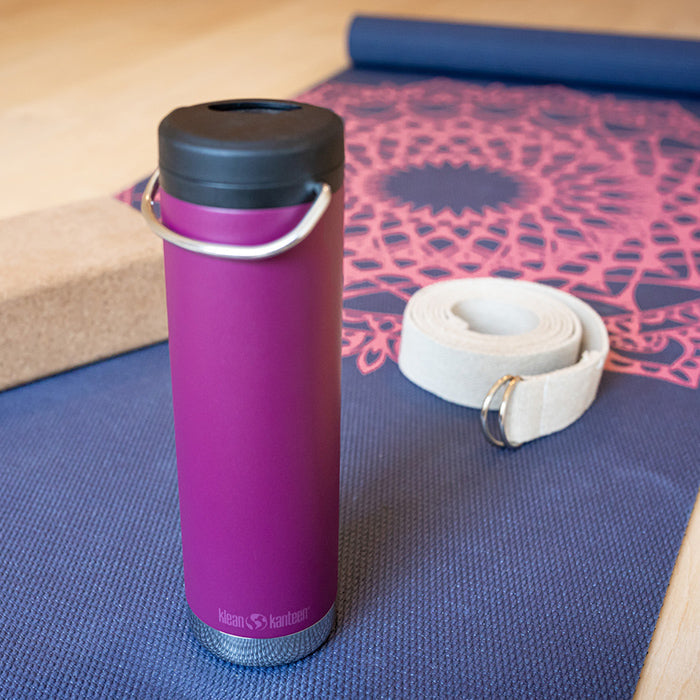 tkwide-twist-cap-with-straw-kit-h9 K20TKWPT-PP-T-TWIST-yoga_bottle_closed_lifestyle_a5ac6535-9c60-42bb-86fe-b94b5cef2b68.jpg