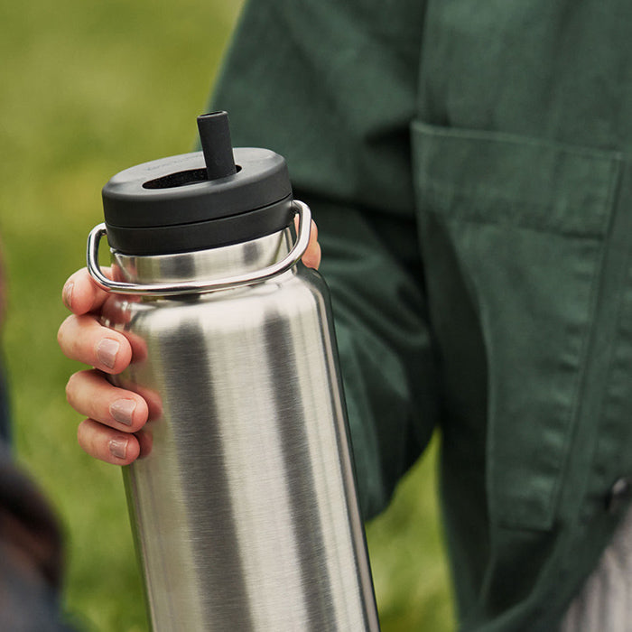 tkwide-twist-cap-with-straw-kit-h9 K32TKWSSL-BS-T-TWIST-32_oz_water_bottle_straw_cap_lifestyle_76e40be3-2488-47fa-afd0-c7d5ba075b15.jpg