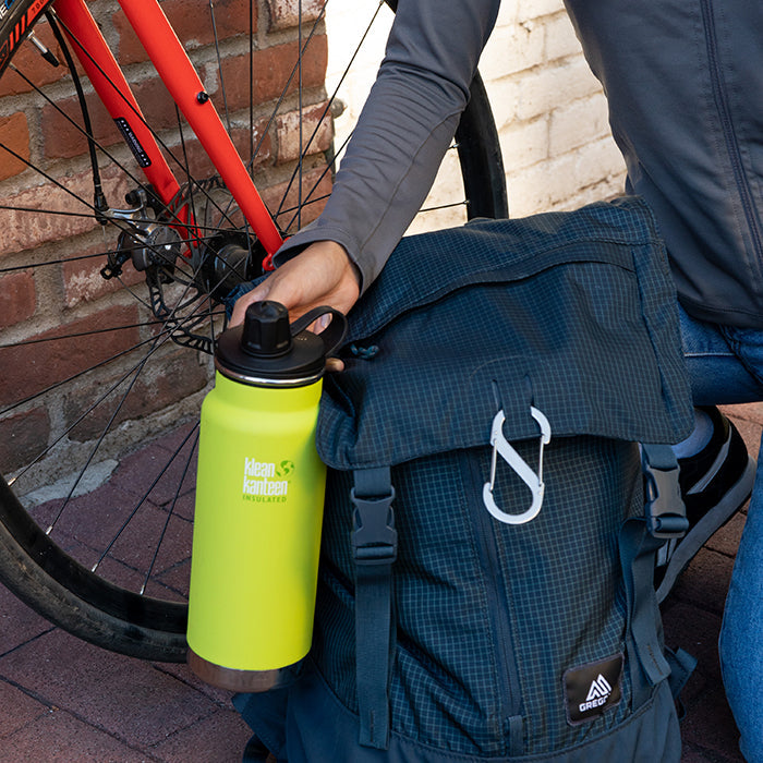 tkwide-chug-cap-u4 K32TKWSSL-JP-Bottle-Biking-Chug-Cap-lifestyle.jpg