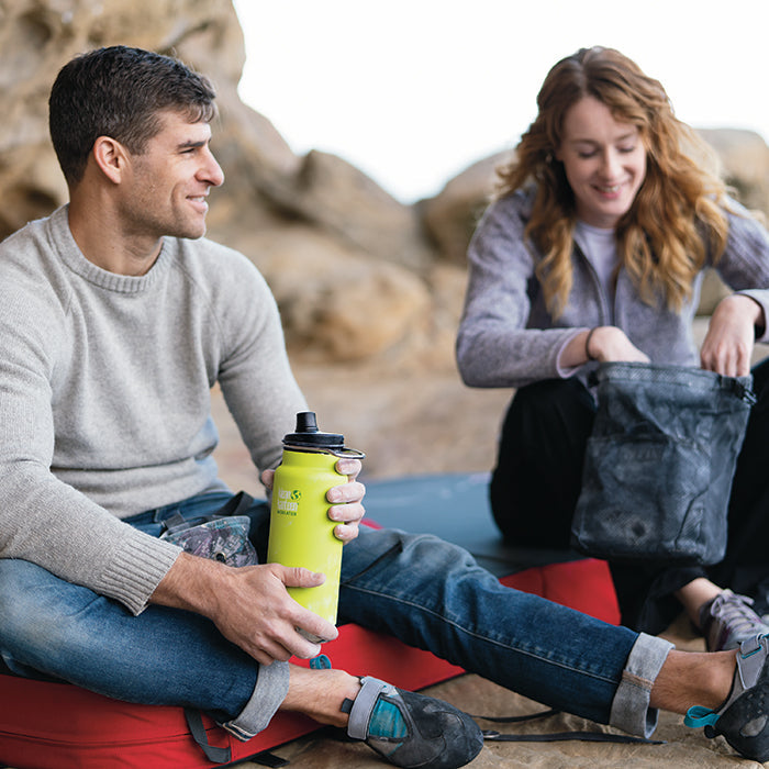 tkwide-chug-cap-u4 K32TKWSSL-JP-chug_cap_bouldering_lifestyle.jpg