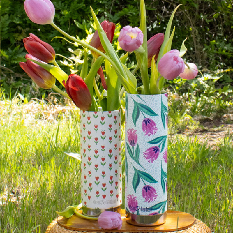 16oz-tkwide-with-cafe-red-tulips-c7 bottles_seasonal_spring_flowers_2_square.jpg