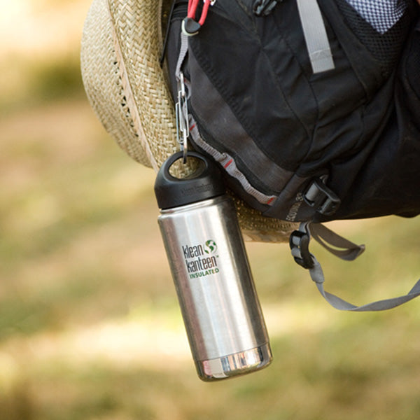 steel-s-biner-3-r1 carabiner_steel_bottle_backpack_lifestyle_dd4fef2d-f5d2-4f32-ac05-c706bd6b518e.jpg