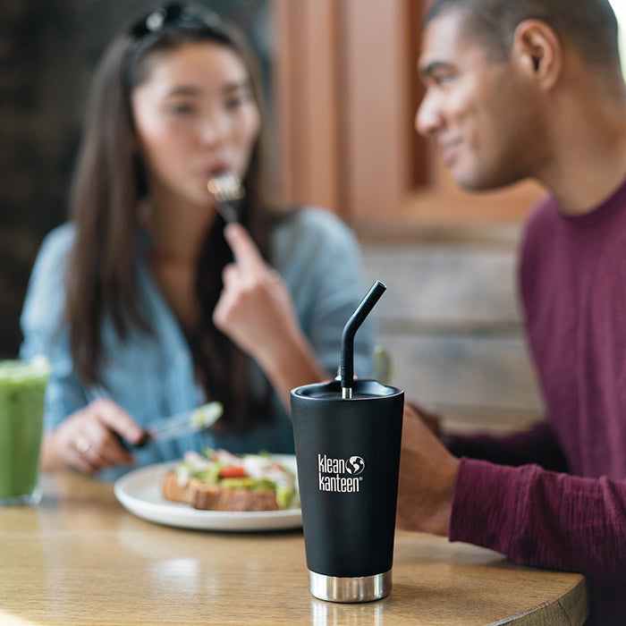 straw-2-pack-black-sale-k8 coffee-tumbler-metal_straw_lifestyle.jpg