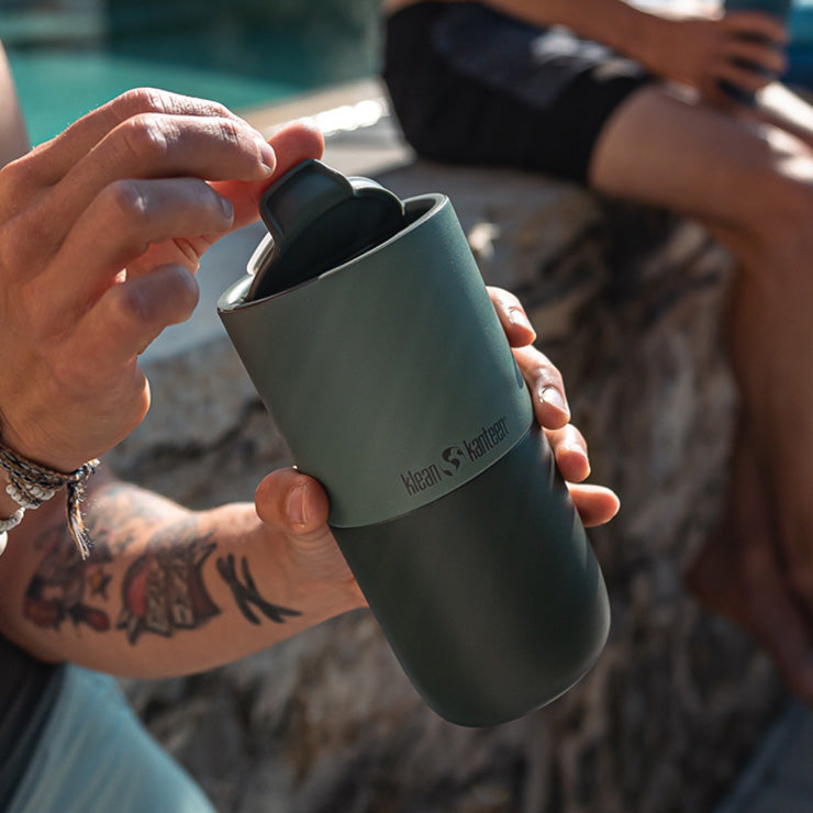 flip-lid-l9 rise_flip_lid_small_tumbler_open.jpg