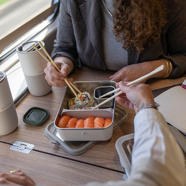 55oz-rise-food-box-big-meal-e7 rise_food_lunch_box_big_meal_tofu_sushi_share_square.jpg