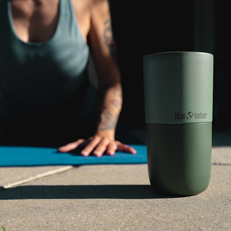 smoothie-set-q6 smoothie_kit_rise_tumbler_seaspray_closeup.jpg