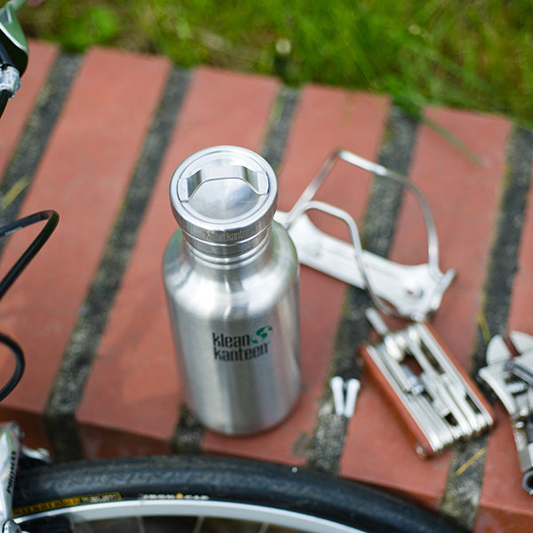 classic-steel-loop-cap-o7 stainless_bottle_cap_bike_parts_lifestyle.jpg