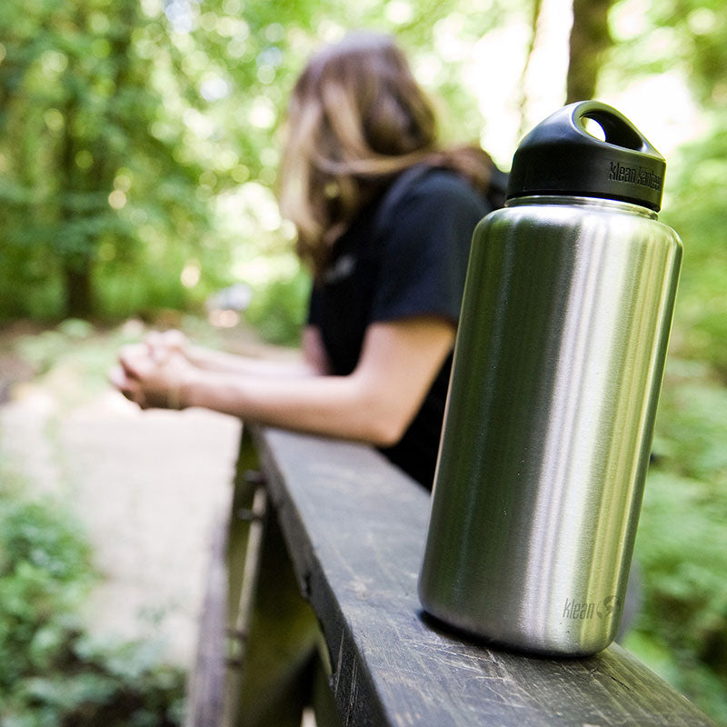 40oz-wide-with-loop-cap-l4 wide_40oz_bottle_bridge_closeup_square.jpg